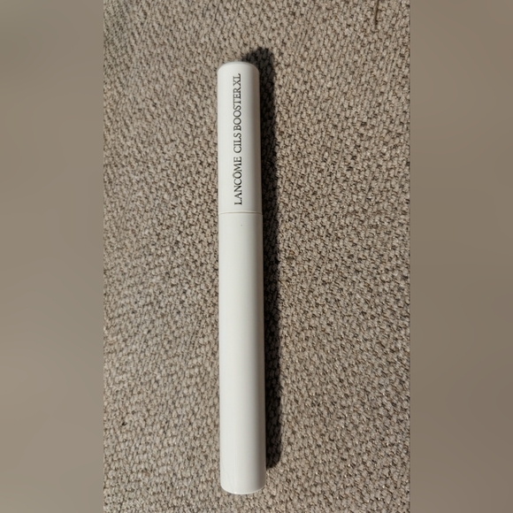 Lancôme Cils Booster XL volume-enhancing mascara primer. - Picture 3 of 4